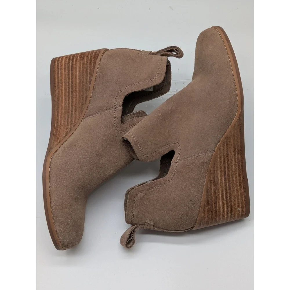 TOMS Suede Wedge Ankle Booties Taupe Slip On Comfort Boots Women's Size 6